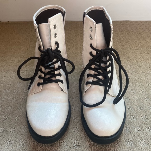 New white combat boots - Picture 2 of 6